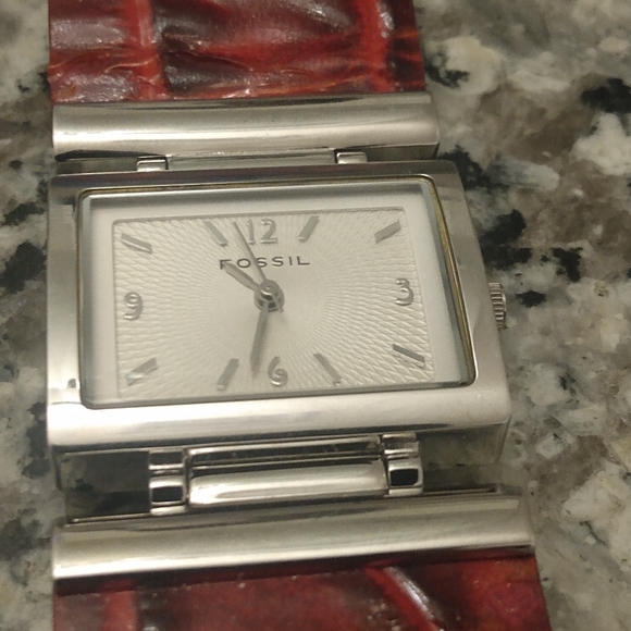 Watch - Picture 2 of 4